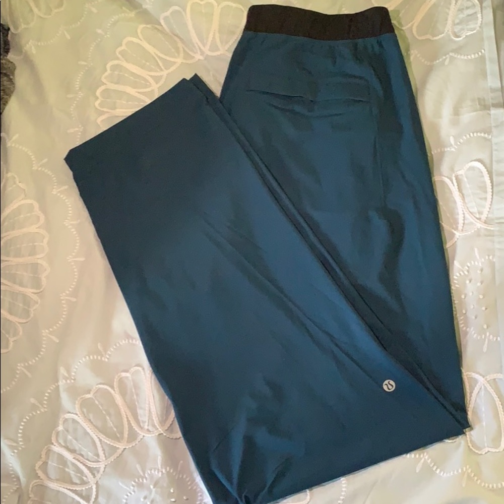 End Lululemon stretch pants